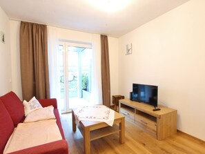 Apartment | Living area - Apartment in Neukirchen Near Ski Lift (Neukirchen am Grossvenediger)