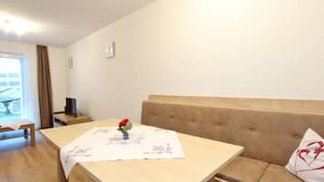 Apartment | Dining