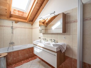 Shower - Modern Chalet Near Ski Area of Kotschach-mauthen (Kotschach-Mauthen)