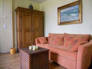 House | Living room - Vintage Mansion near Lake in Warnow (Warnow)
