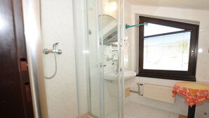 Apartment | Bathroom | Shower - Quaint Apartment in Rokytnice nad Jizerou With Valley View (Rokytnice nad Jizerou)