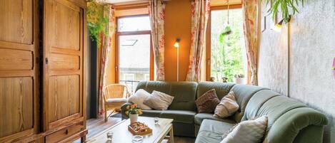 單棟房屋 | 客廳 | 壁爐、DVD 播放機