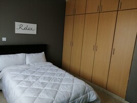 Double Room | Desk, blackout drapes, iron/ironing board (on request), WiFi (free)
