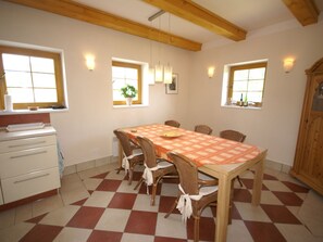 House | Dining - Holiday Home in Roztoky U Jilemnice With Garden (Roztoky u Jilemnice)