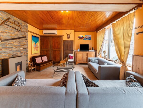 House | Living room
