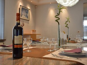 Villa | Dining - Beautiful Villa for Groups With Swimming Pool, Sauna and Wifi (Zottegem)