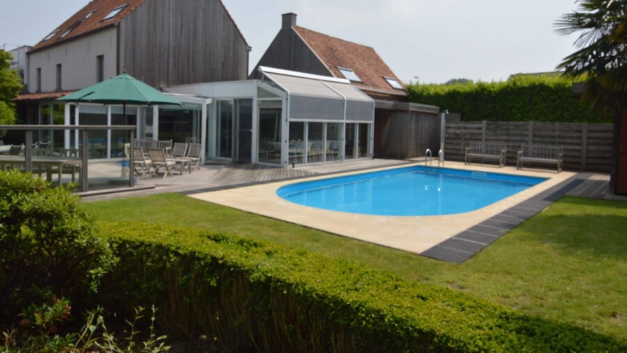 Beautiful Villa for Groups With Swimming Pool, Sauna and Wifi