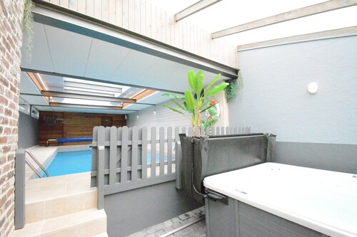 Luxury Pool Villa in Goesnes
