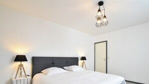 House | 4 bedrooms, bed sheets - Luxury Pool Villa in Goesnes (Ohey)