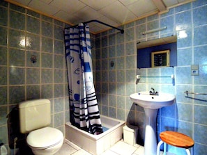 Bathroom - Cosy House by the Ourthe With Fenced Garden (Rendeux)