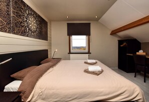 House - Beautiful, Luxury Home with Sauna, Hot Tub, Private Bathrooms (Houffalize)