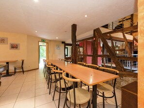 House | Dining - Glorious Holiday Home in Wéris with Hot Tub (Durbuy)