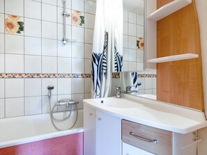 Bathroom - Cozy Holiday Home in Gros-fays With Terrace (Bievre)