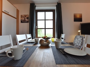 Dining - Waterfront Apartment in Stove With Balcony (Boiensdorf)
