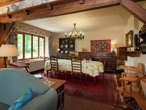 Dining - Beautiful Holiday Home With Garden in Belvaux (Rochefort)