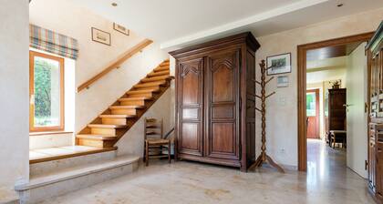 Cozy Holiday House near La Roche