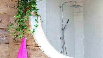 Villa | Bathroom