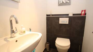 Chalet | Badezimmer | Badewanne, Handtücher