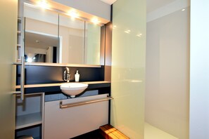 Apartment | Bathroom