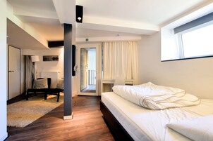 Apartment | 1 bedroom, individually furnished, bed sheets