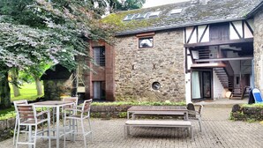 Unclassified image, 4 of 21, button - Apartment in Former Coach House (Waimes)