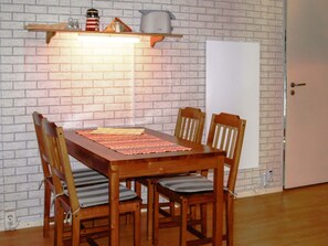 House | Dining - Quaint Holiday Home near Forest in Stuer (Stuer)