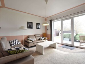 House | Living area | DVD player - Pleasant Holiday Home in Malchow near Beach (Insel Poel)