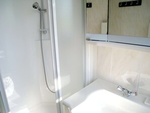 House | Bathroom | Combined shower/tub
