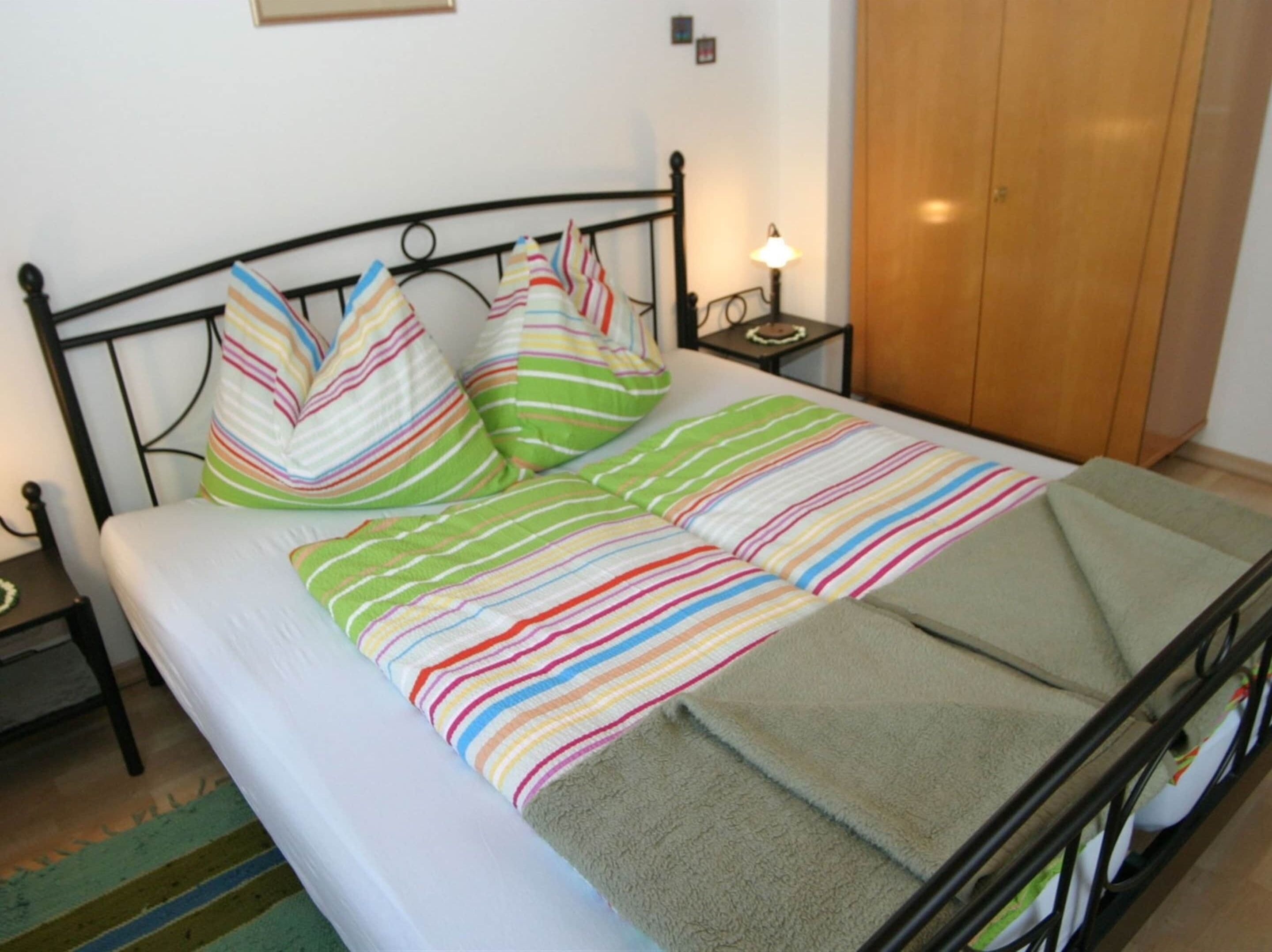 Apartment | 2 bedrooms, individually furnished, bed sheets