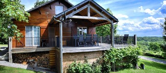 Cozy & Luxurious Chalet with Sauna, Hot Tub, Large Garden, Covered Terrace