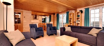 Cozy & Luxurious Chalet with Sauna, Hot Tub, Large Garden, Covered Terrace
