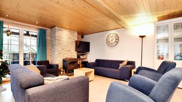 Chalet | Living room | TV, DVD player