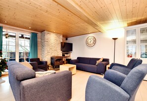 Chalet | Living room | TV, DVD player
