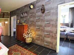 9 Schlafzimmer, Babybetten, individuell eingerichtet, Bettwäsche
