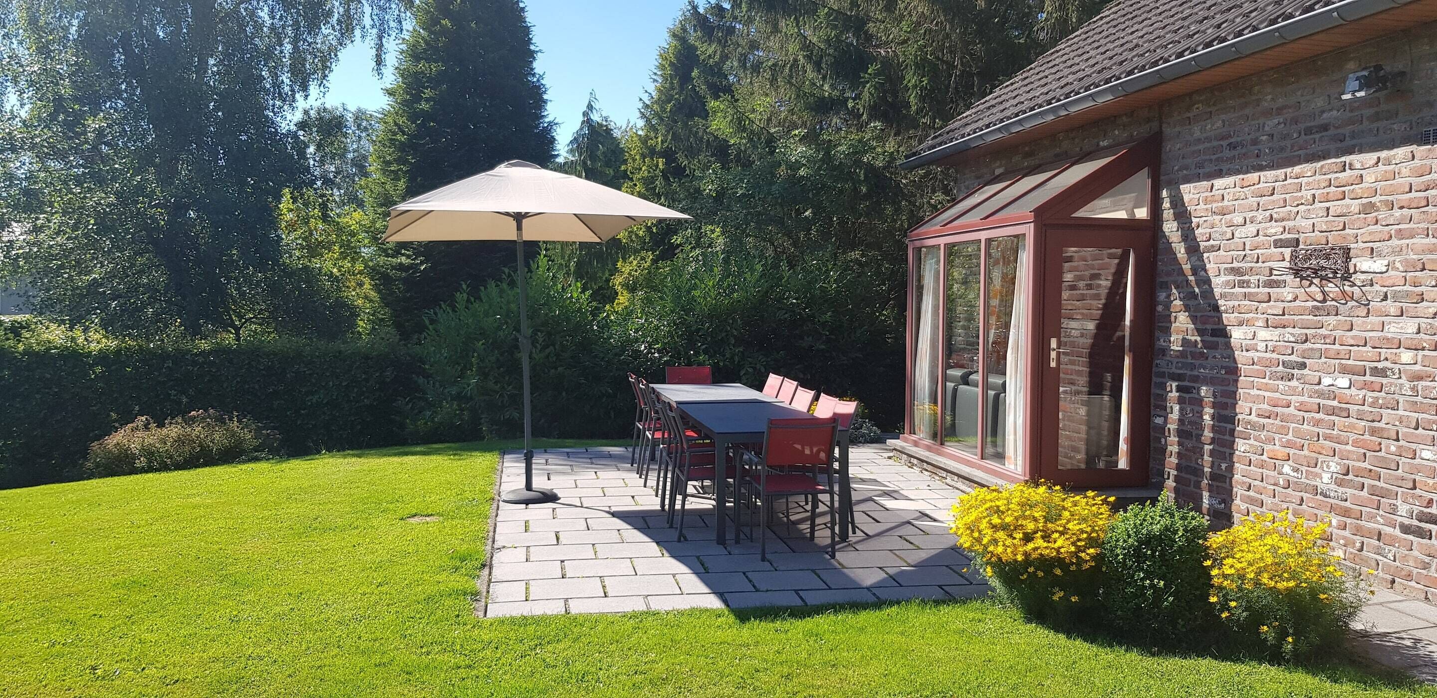 House | Outdoor dining