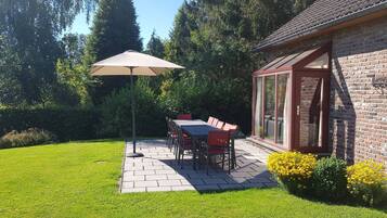 House | Outdoor dining