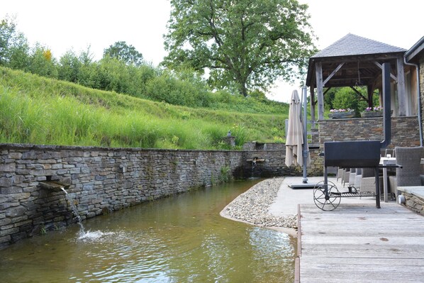 Balcony - Cozy Holiday Home in Bièvre with Hot Tub (Bievre)