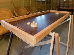 House | Game room