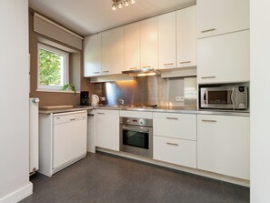 House | Private kitchen | Fridge, highchair - Sprimont Sauna & Garden Stay (Sprimont)