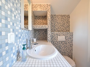 Apartment | Badezimmer | Dusche, Haartrockner