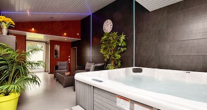 Modern Family Home With Wellness