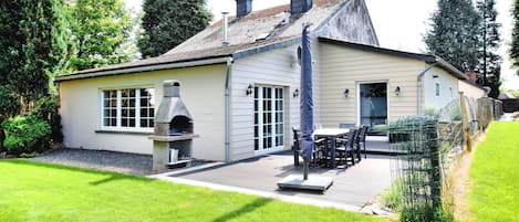 House | Outdoor dining