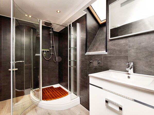 House | Bathroom | Shower