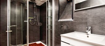 Modern Family Home With Wellness