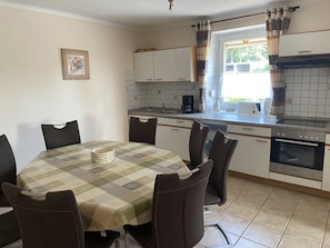 Apartment | Dining