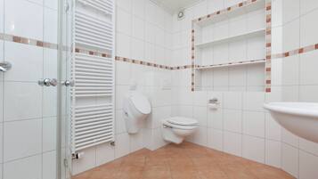 Apartment | Bathroom
