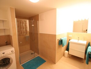 Chalet | Bathroom - Alluring Chalet With Garden, Balcony, Ski Storage, BBQ (Brixen im Thale)