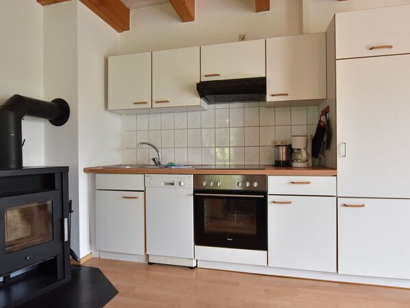 Fridge, microwave, oven, dishwasher - Quaint Holiday Home in Insel Poel on Island Poel (Insel Poel)