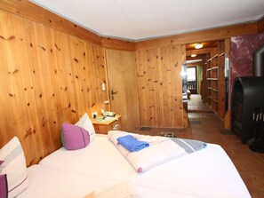 House | 16 bedrooms
