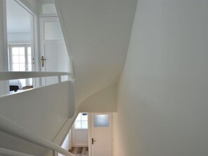 4 Schlafzimmer, individuell eingerichtet, Bettwäsche